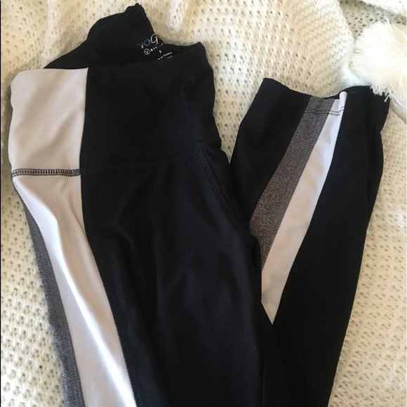 VOGO Athletica Pants - VOGO Athletica Black Side-Striped Leggings